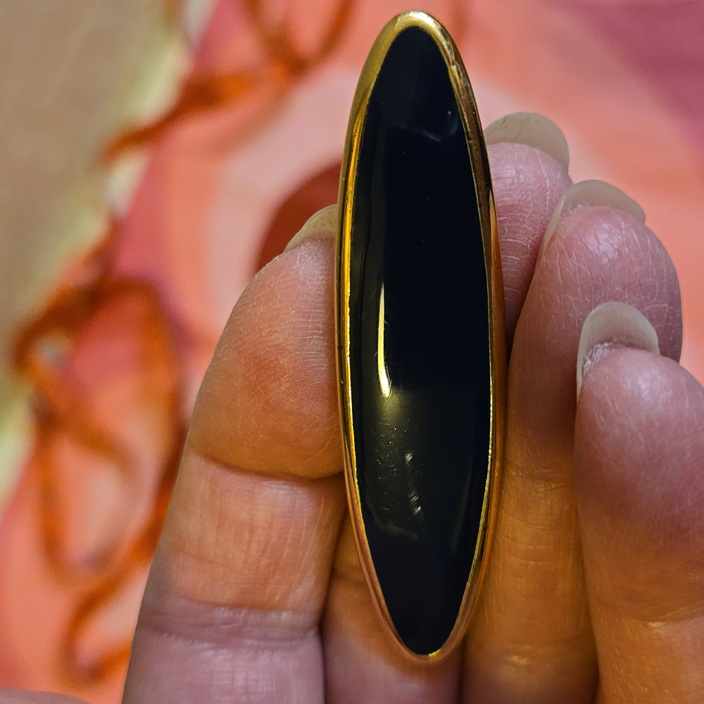 Vintage Monet Oval Black & Goldtone Brooch - Picture 5 of 5